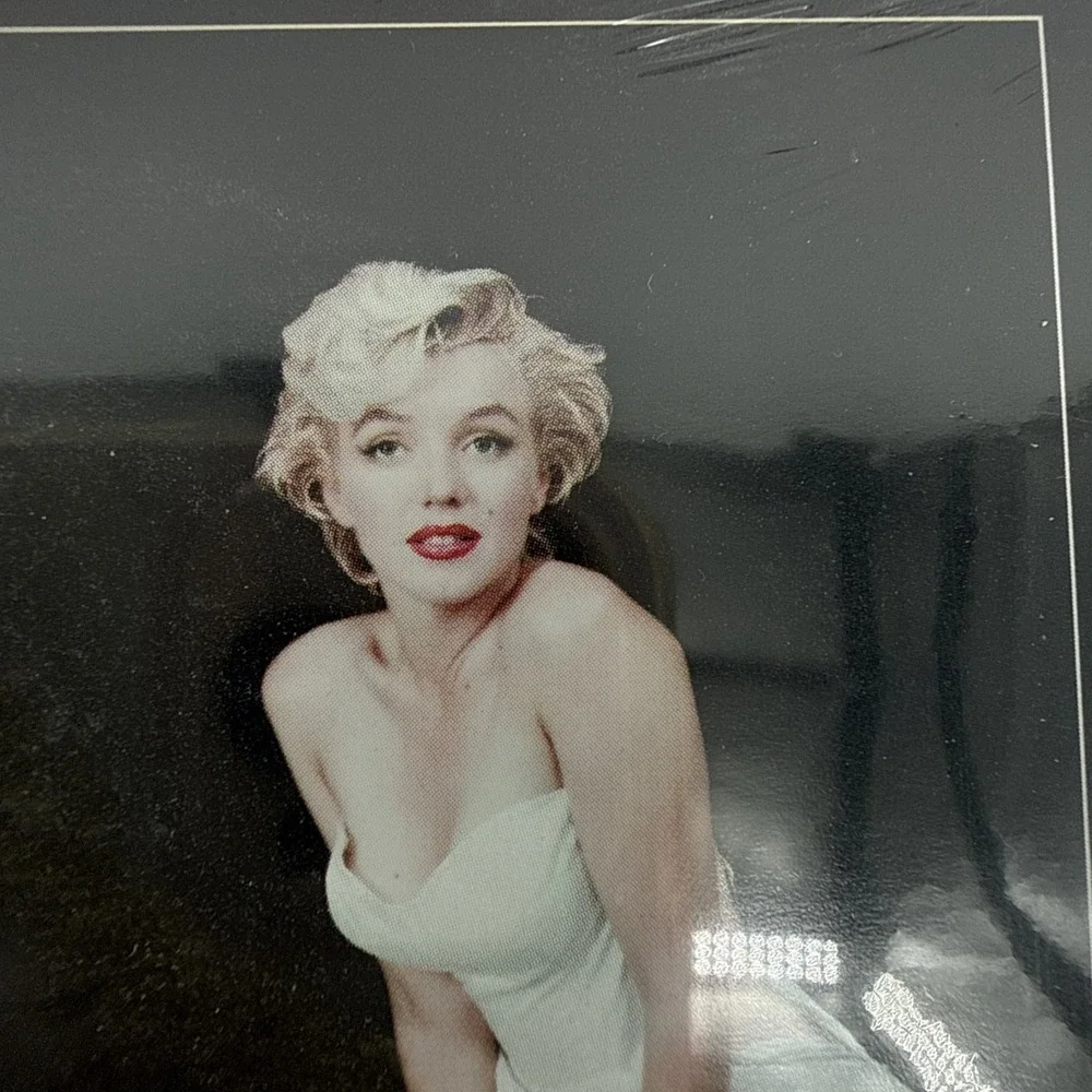 Brand new 2016 16 month Marilyn Monroe calendar still wrapped
